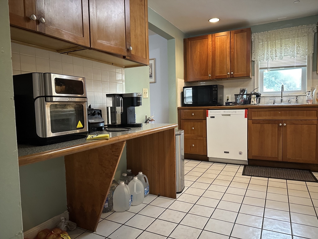 1 Country Club Road North Reading, MA 01864 - Photo 5 of 26 Gallery Image 5