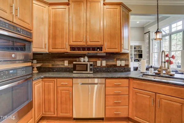 $1,065,000 | 1943 Villa Court, Johnson City, TN 37615