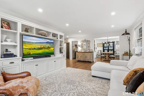 $775,000 | 148 Putnam Park, Greenwich, CT 06830