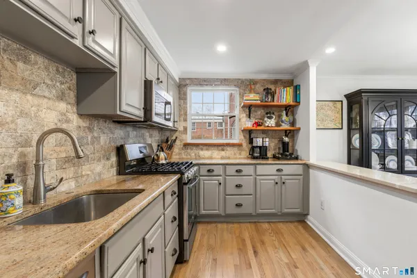 $775,000 | 148 Putnam Park, Greenwich, CT 06830