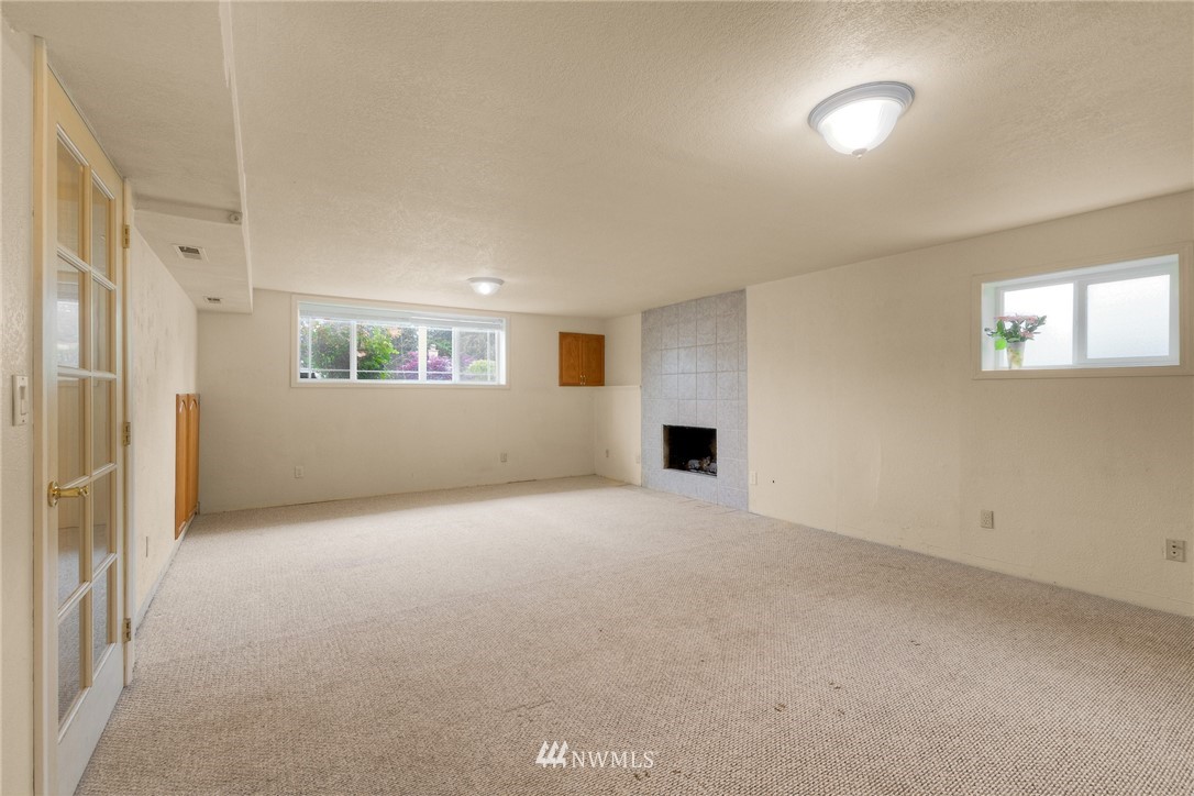 12440 169th Avenue Southeast Renton, WA 98059 - Photo 14 of 20 Gallery Image 14