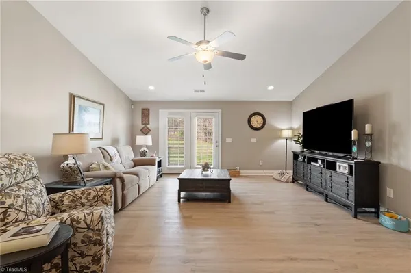 $269,900 | 105 Oak Ridge Drive, Archdale, NC 27263