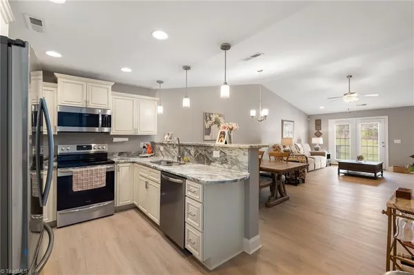 $269,900 | 105 Oak Ridge Drive, Archdale, NC 27263