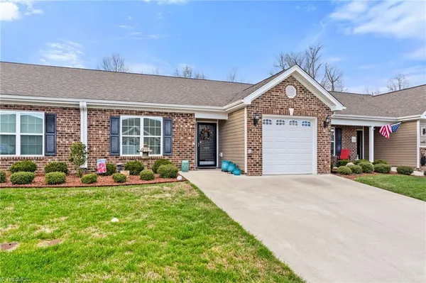 $269,900 | 105 Oak Ridge Drive, Archdale, NC 27263