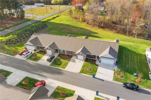 $269,900 | 105 Oak Ridge Drive, Archdale, NC 27263