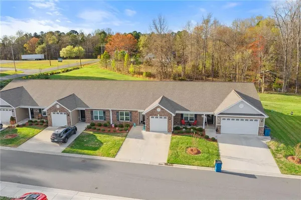 $269,900 | 105 Oak Ridge Drive, Archdale, NC 27263