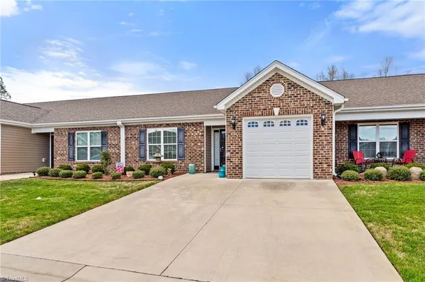 $269,900 | 105 Oak Ridge Drive, Archdale, NC 27263