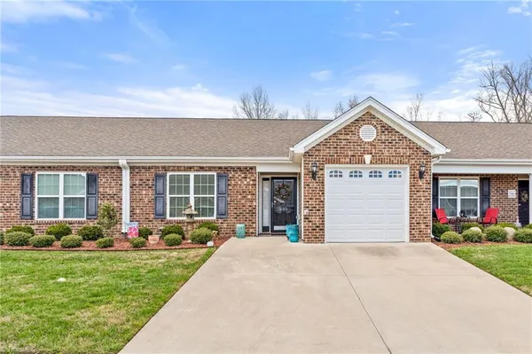 $269,900 | 105 Oak Ridge Drive, Archdale, NC 27263