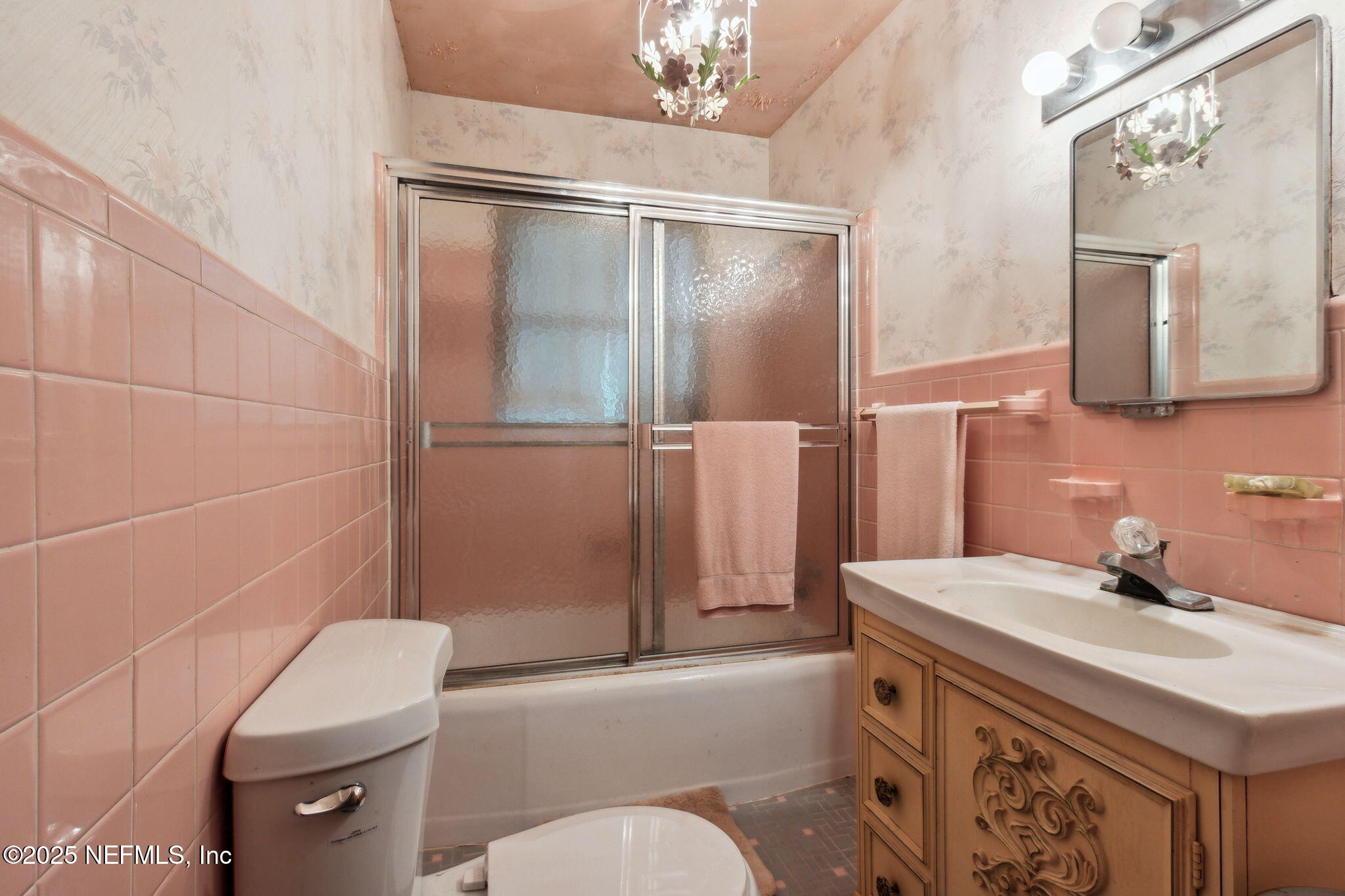 45071 Hodges Road Callahan, FL 32011 - Photo 8 of 18 a bathroom with a sink toilet and shower