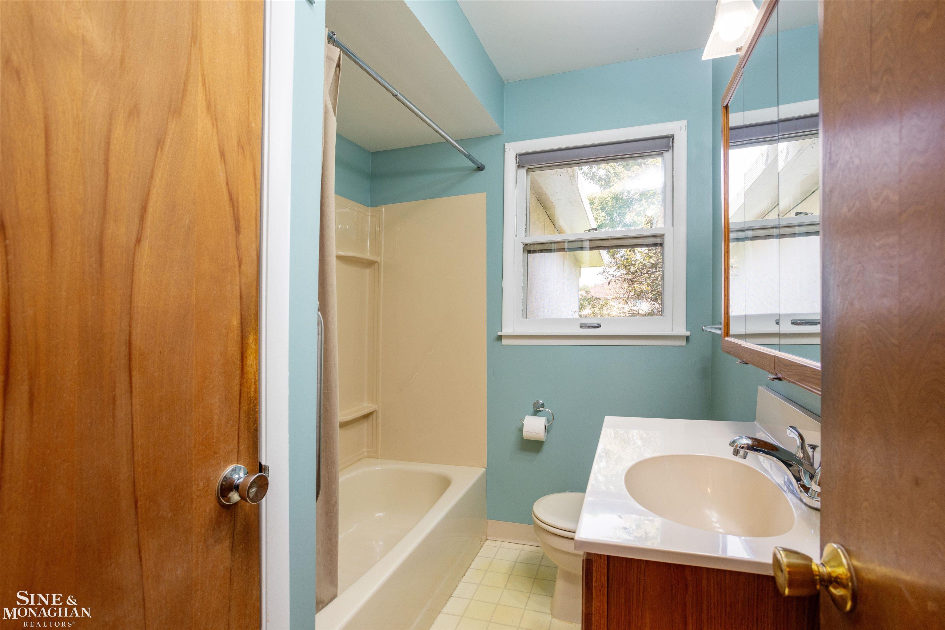 28453 Cotton Road New Baltimore, MI 48047 - Photo 14 of 36 50152171-b156006d-5763-4d4b-9587-222b46da468e.JPG