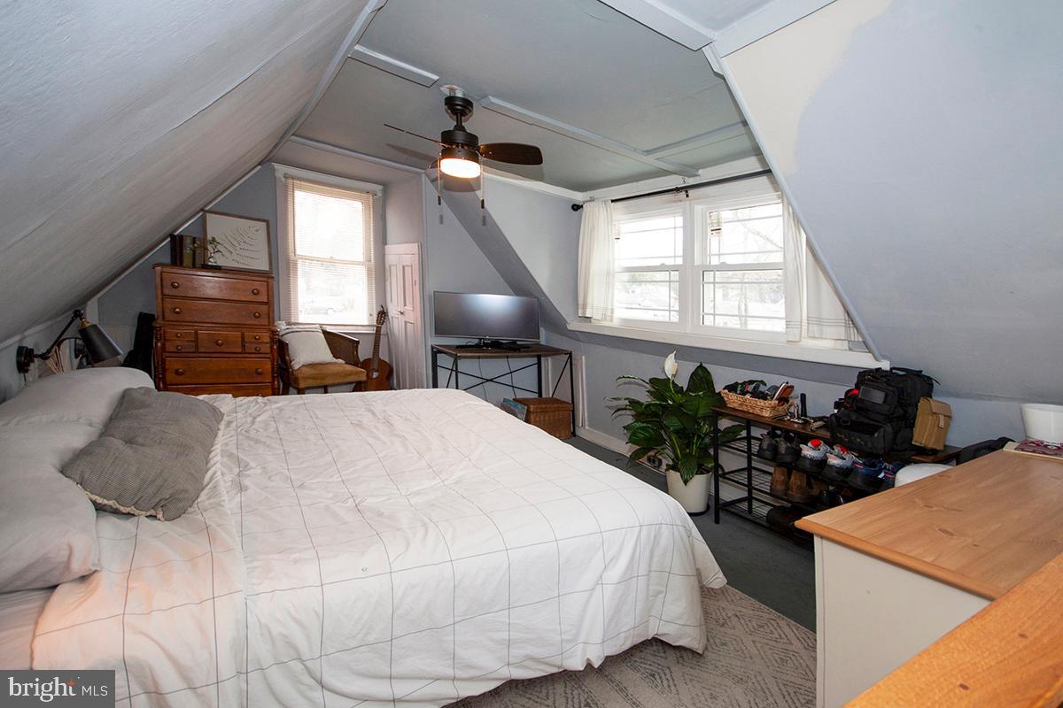43 Rancocas Avenue Clementon, NJ 08021 - Photo 20 of 31 Upstairs Main Bedroom w/ Ceiling Fan