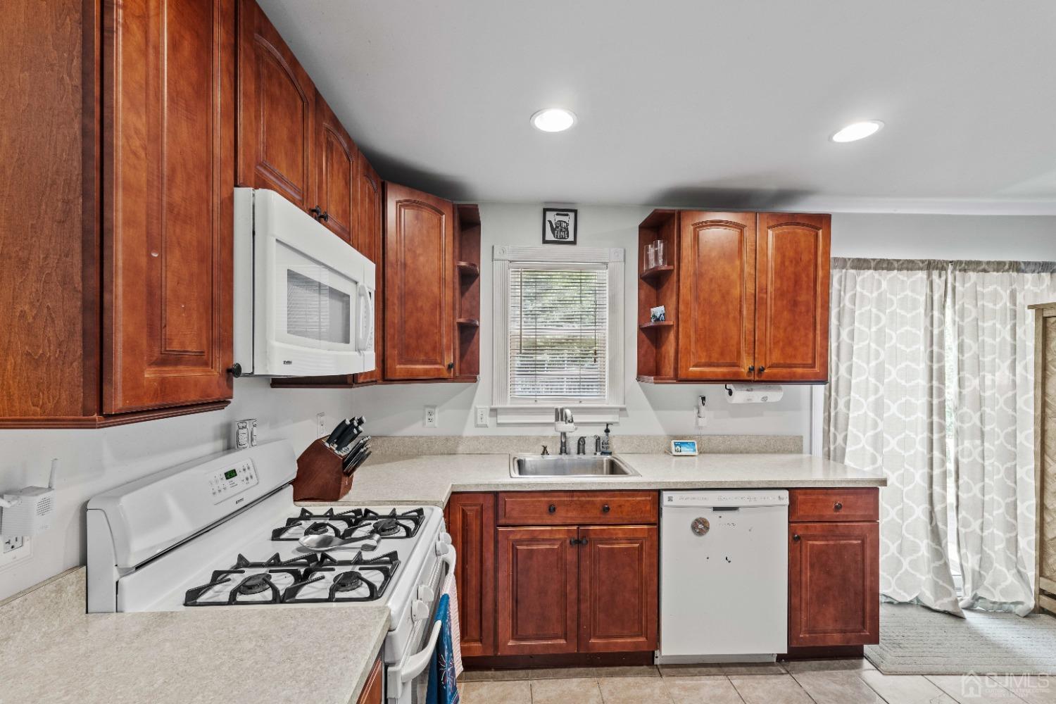 10 Hilliard Road Old Bridge, NJ 08857 - Photo 7 of 40 Gallery Image 7