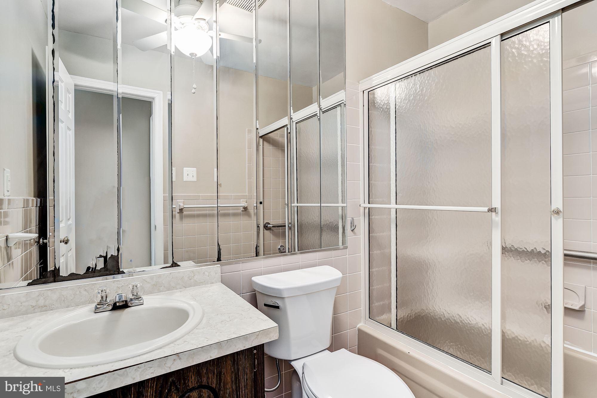 2000 Kings House Road Silver Spring, MD 20905 - Photo 21 of 34 Full Bath