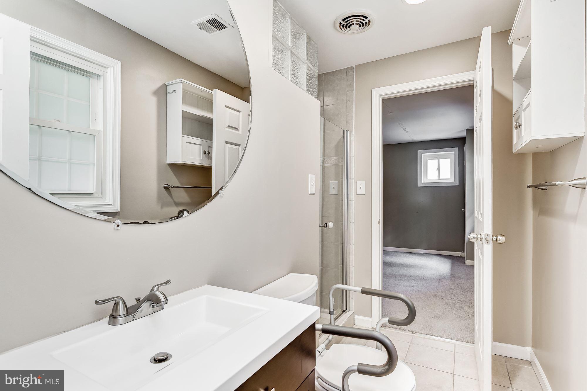 2000 Kings House Road Silver Spring, MD 20905 - Photo 30 of 34 Full Bath