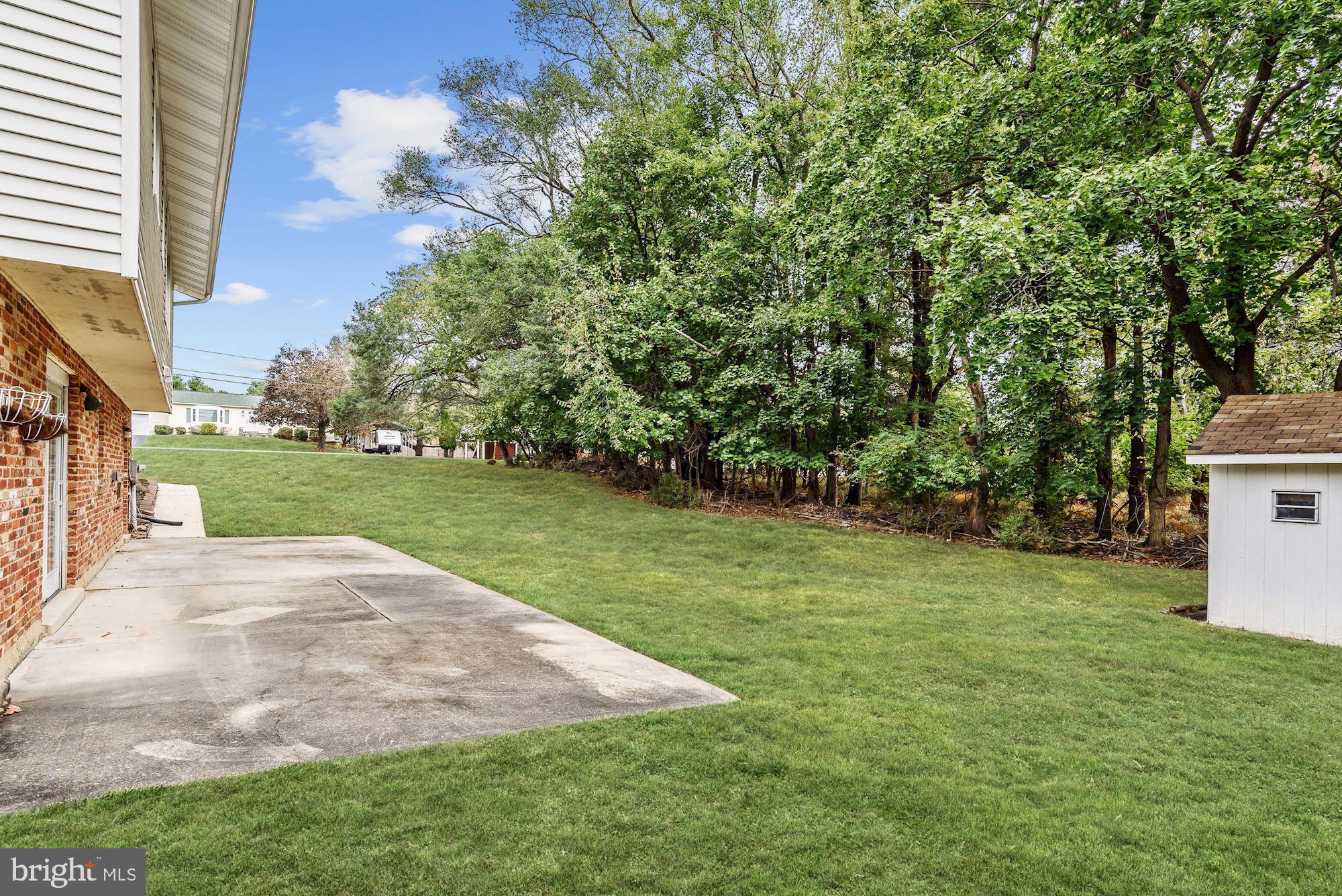 2000 Kings House Road Silver Spring, MD 20905 - Photo 33 of 34 Patio