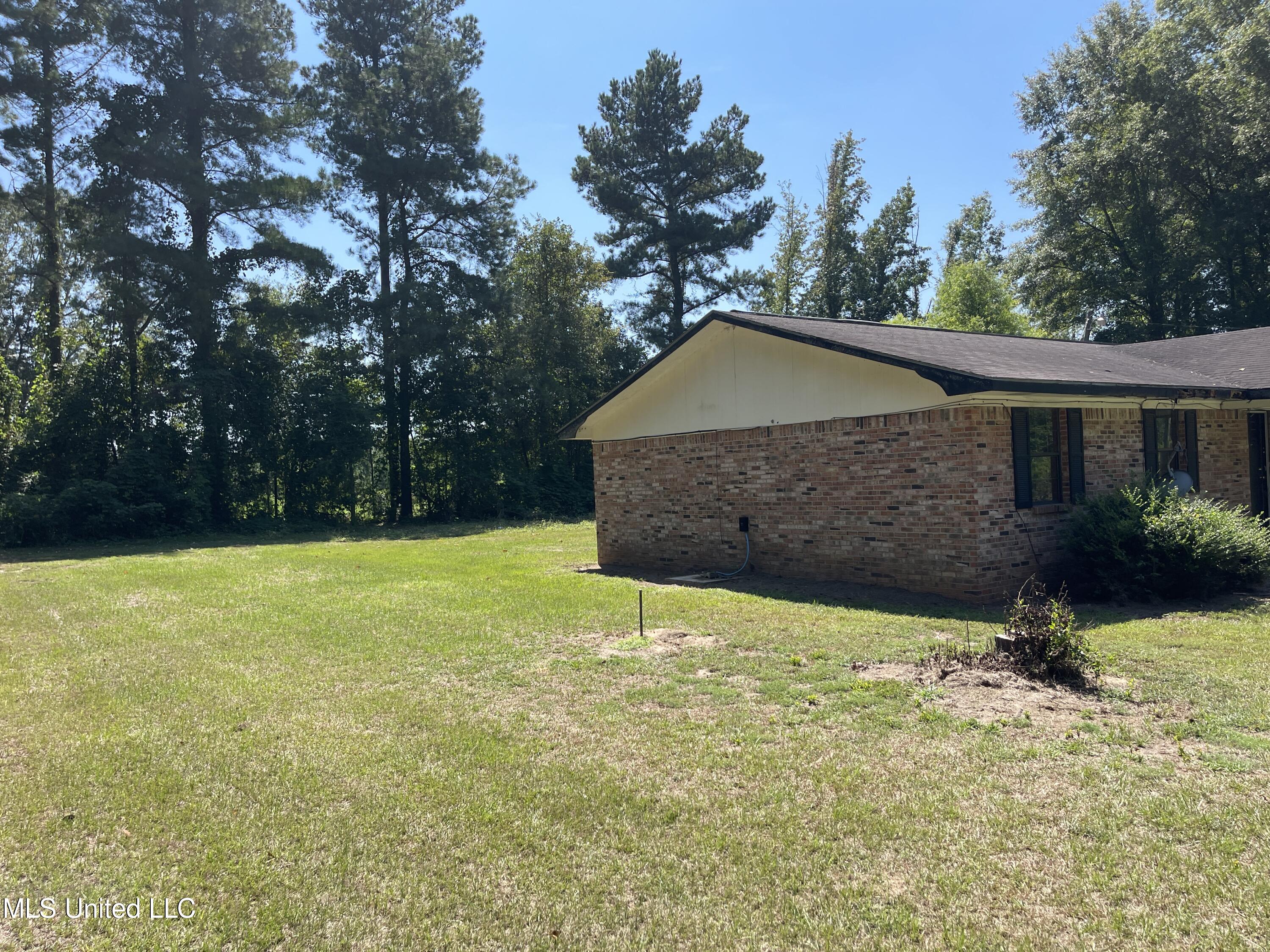 344 Pumping Station Road Daleville, MS 39326 - Photo 2 of 13 Left Side