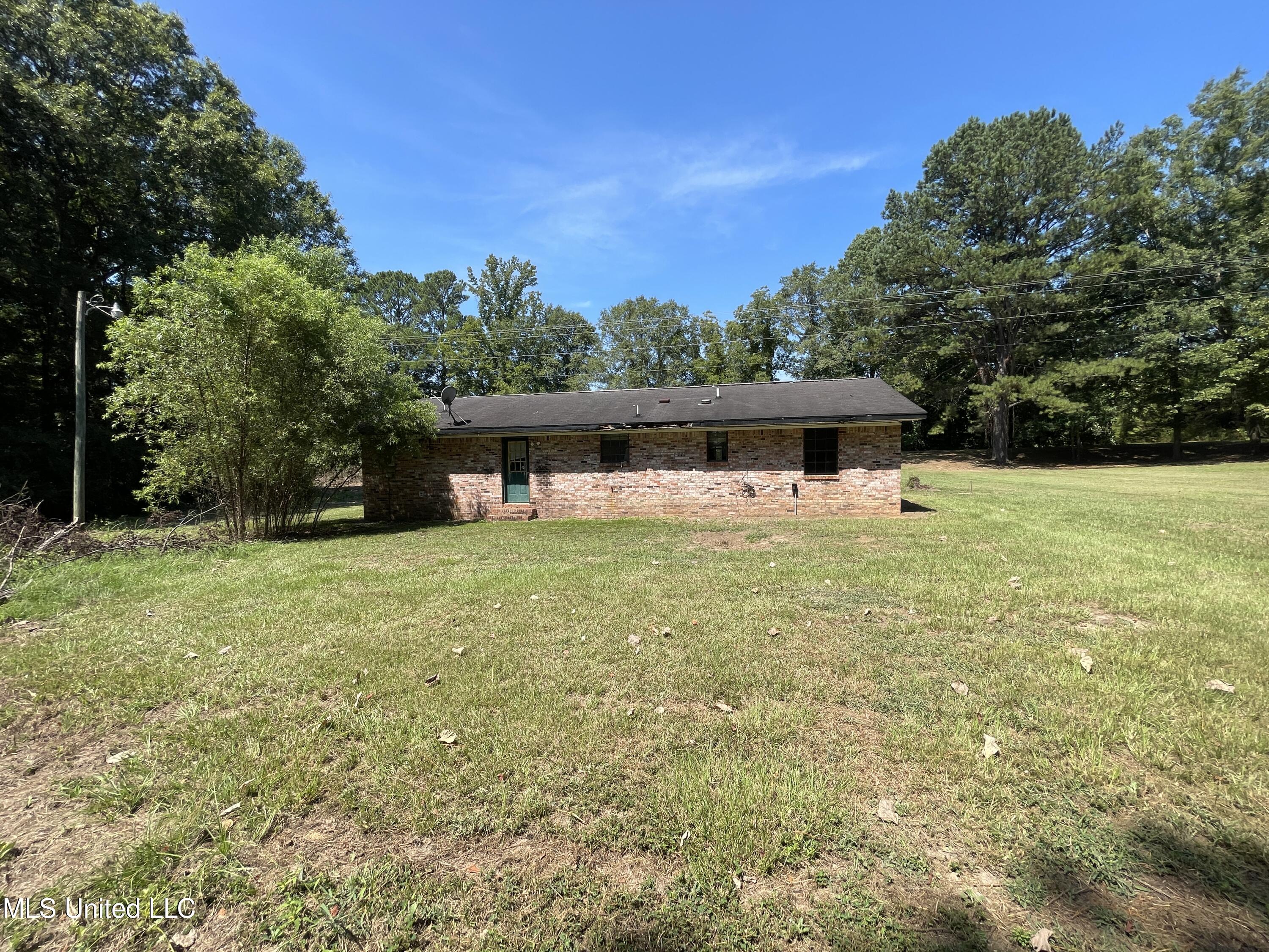 344 Pumping Station Road Daleville, MS 39326 - Photo 3 of 13 Back