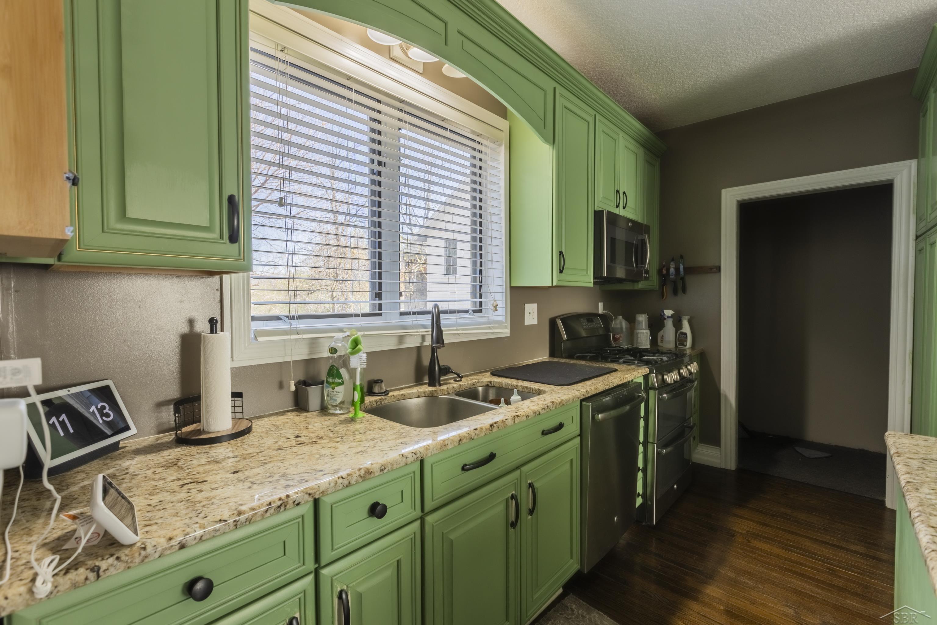 908 North Sherman Street Bay City, MI 48708 - Photo 5 of 29 50139497-85659732-1775-4092-8019-edb3a116366d.JPG
