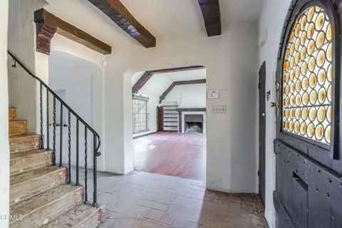 a view of walk in closet