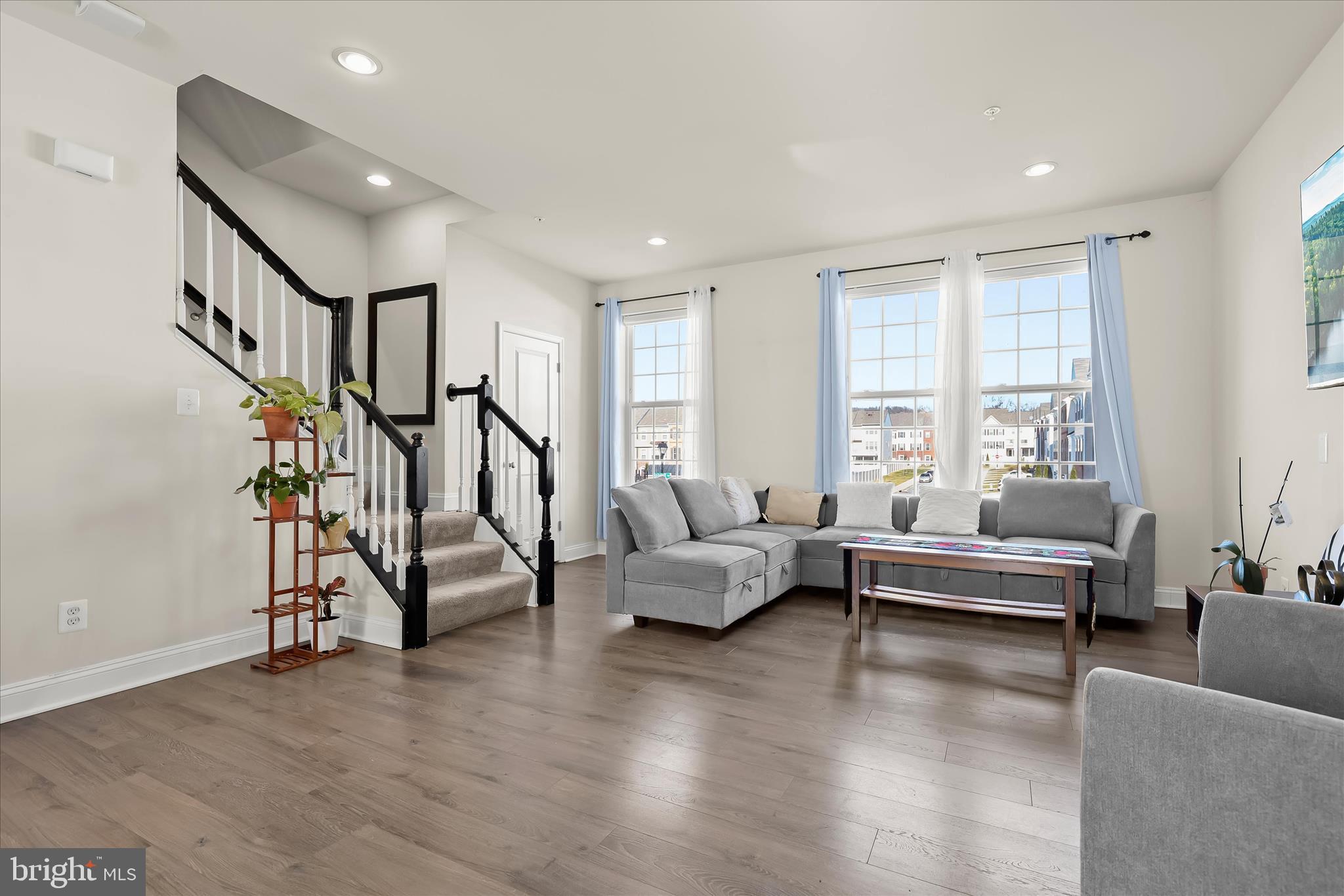 1317 Spindrift Road Aberdeen, MD 21001 - Photo 12 of 49 Living Room