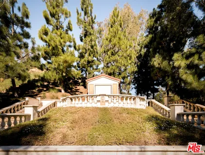 a view of a lake with houses
