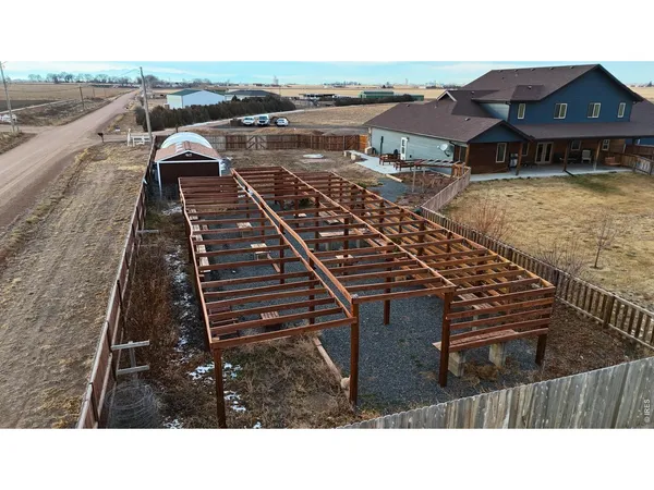 a picture of a very nice looking room