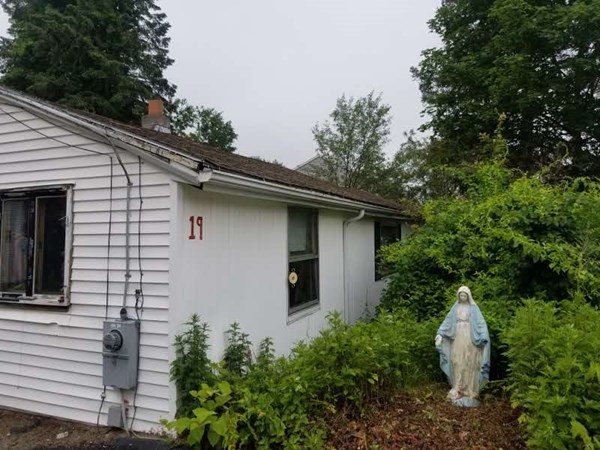 19 Southbridge Road Charlton, MA 01507 - Photo 3 of 7