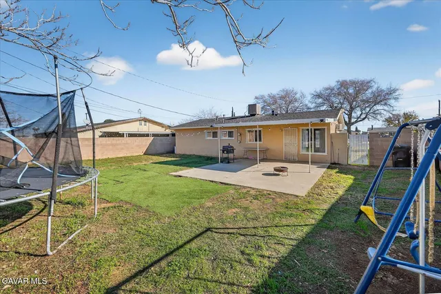 $400,000 | 38249 Gunton Drive, Palmdale, CA 93550