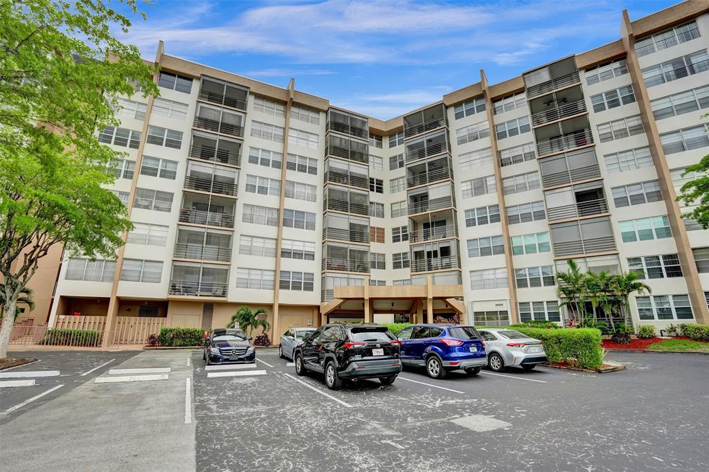 1100 St Charles Place, Unit 612 Pembroke Pines, FL 33026 - Photo 48 of 71