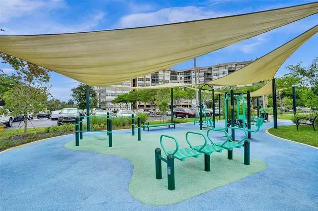 $175,000 | 1100 St Charles Place, Unit 612, Pembroke Pines, FL 33026