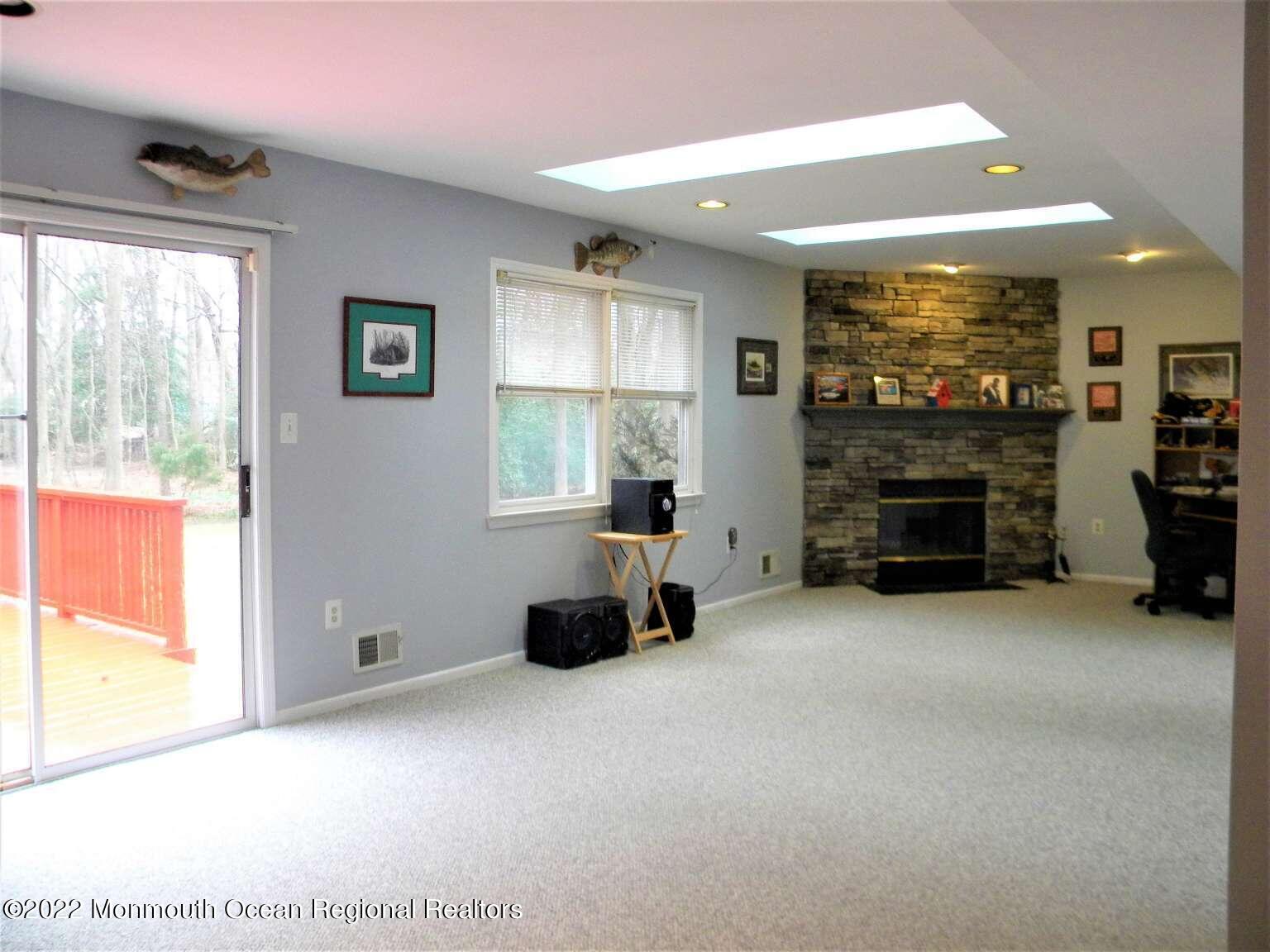 4 Sugar Maple Court Jackson, NJ 08527 - Photo 5 of 6 Uhrig.5