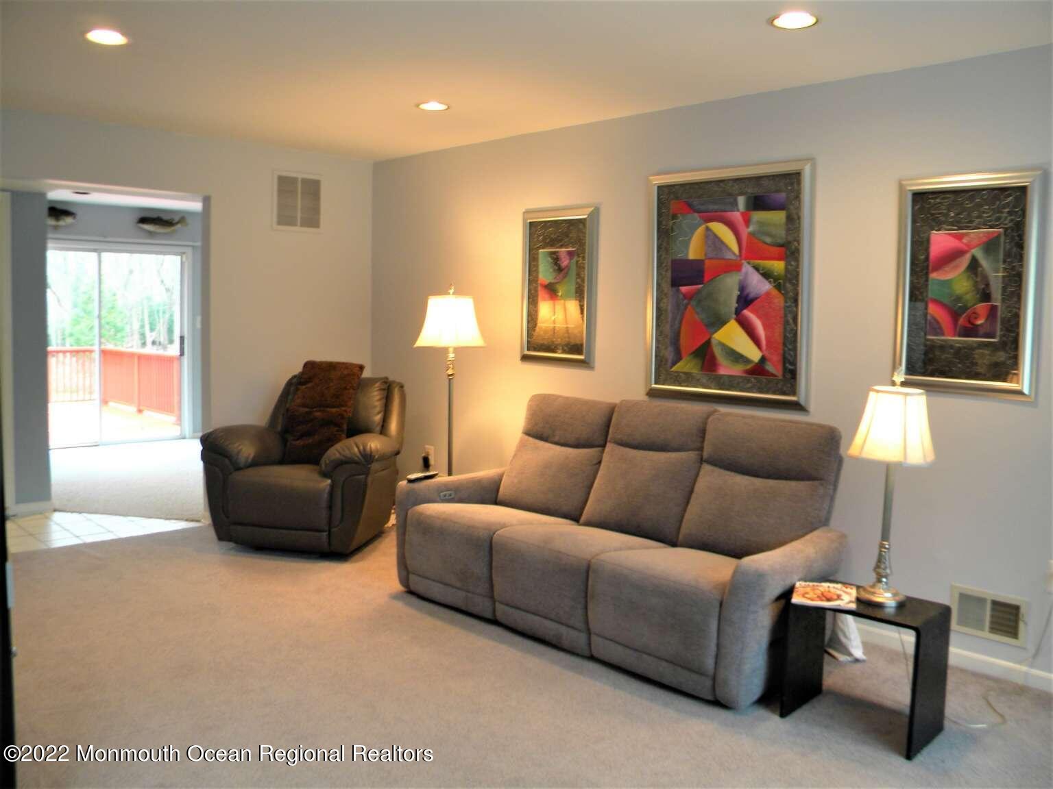 4 Sugar Maple Court Jackson, NJ 08527 - Photo 6 of 6 Uhrig.6