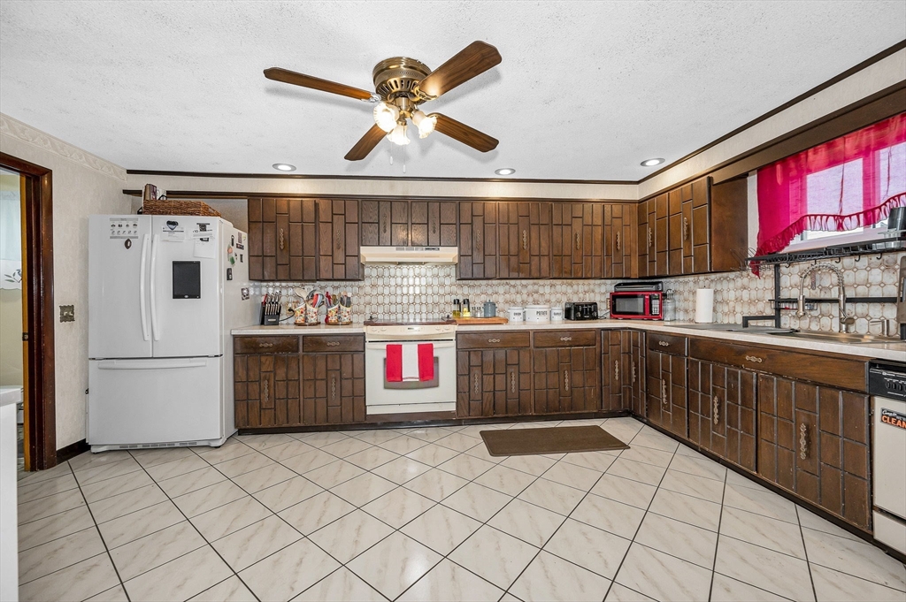 104 Gore Road Revere, MA 02151 - Photo 12 of 36 Gallery Image 12