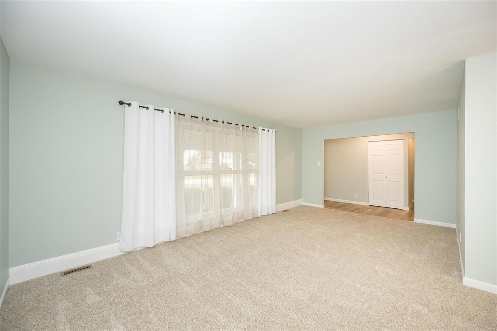 11641 Frontier Drive St. Louis, MO 63146 - Photo 11 of 43