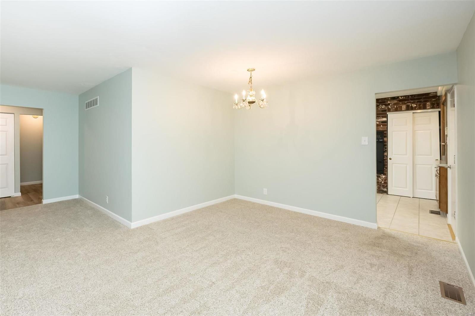 11641 Frontier Drive St. Louis, MO 63146 - Photo 12 of 43