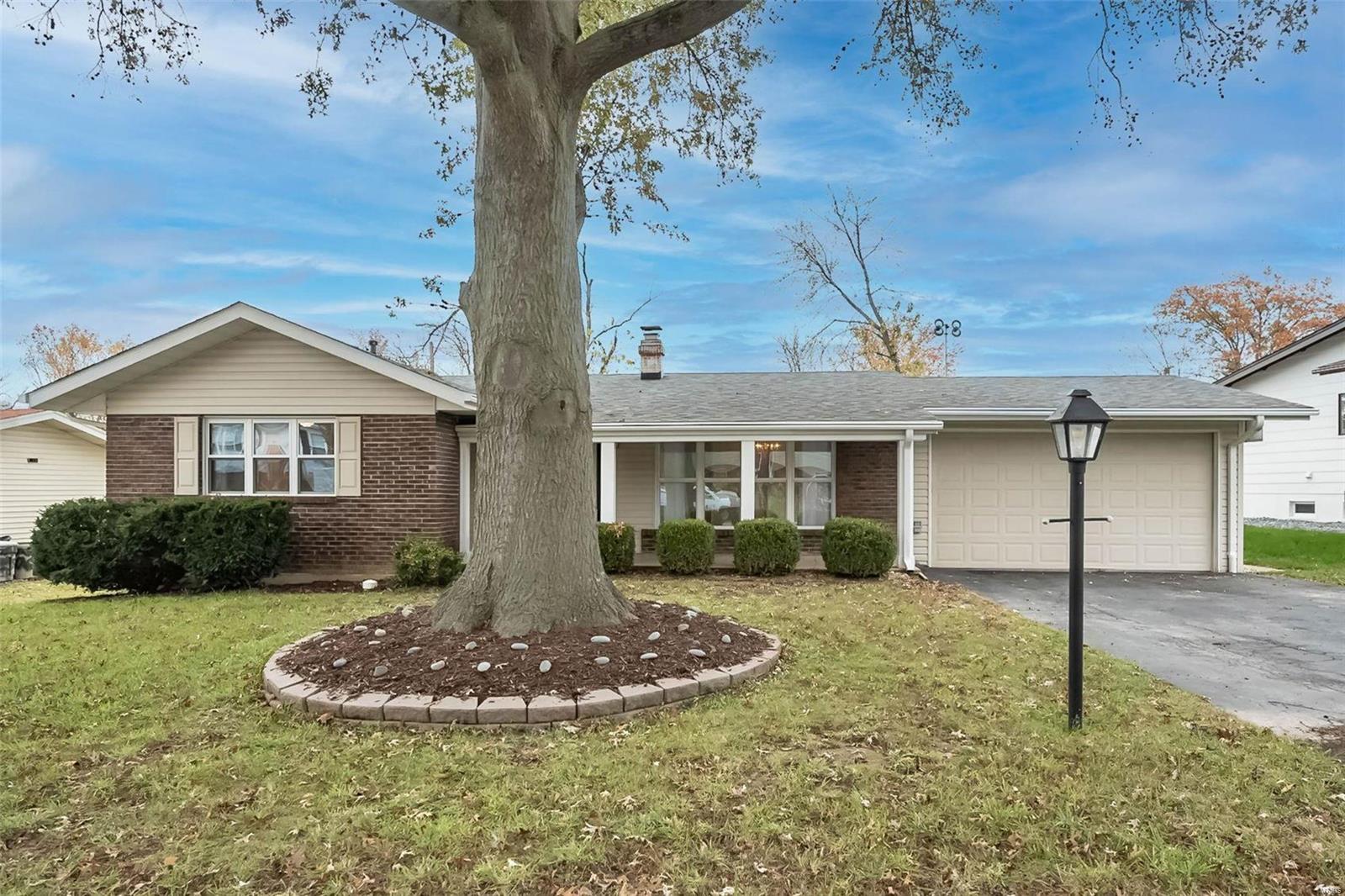 11641 Frontier Drive St. Louis, MO 63146 - Photo 2 of 43