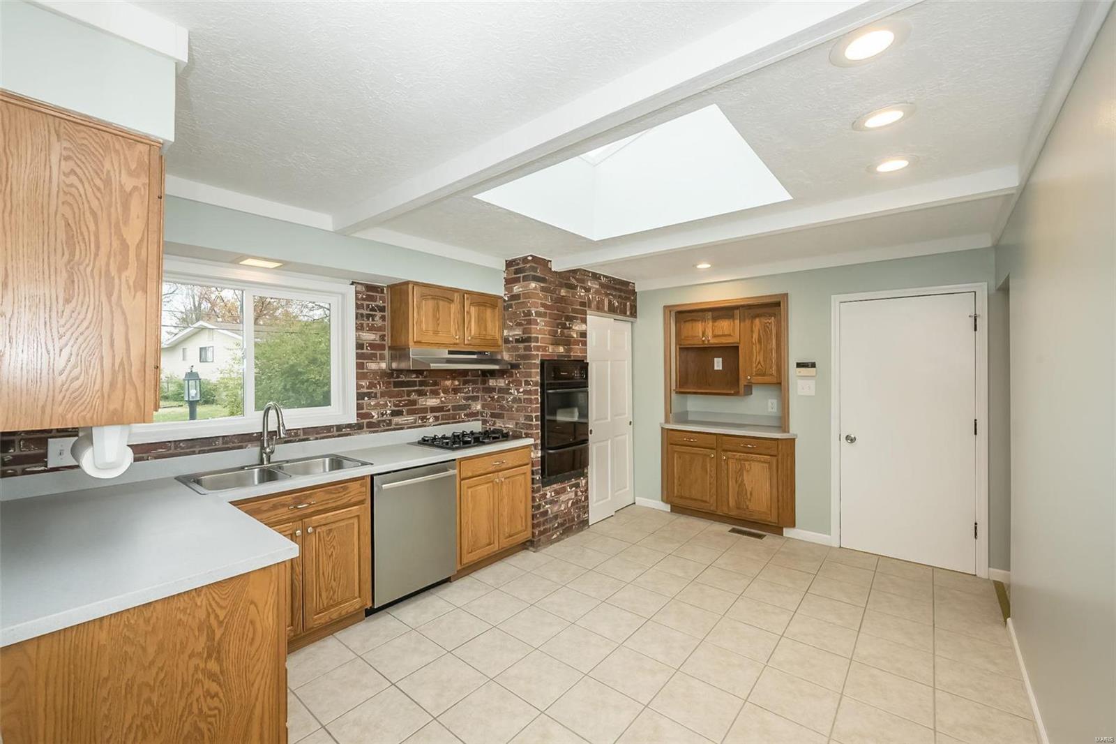 11641 Frontier Drive St. Louis, MO 63146 - Photo 22 of 43