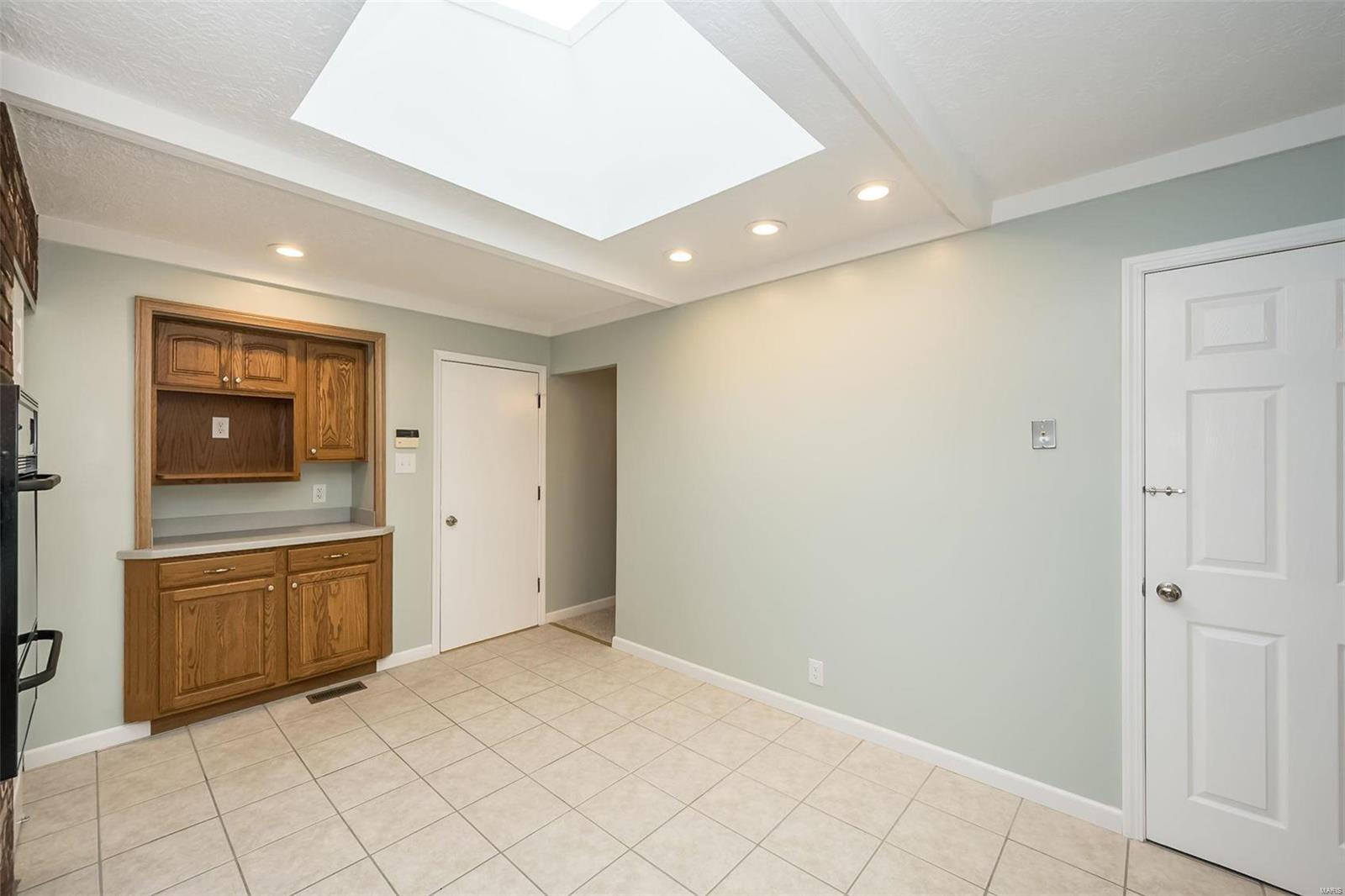 11641 Frontier Drive St. Louis, MO 63146 - Photo 24 of 43