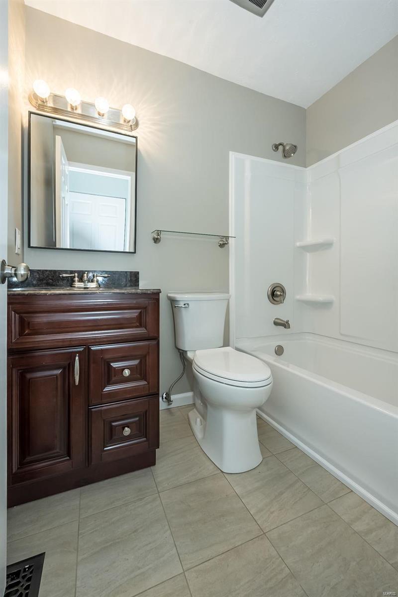 11641 Frontier Drive St. Louis, MO 63146 - Photo 32 of 43