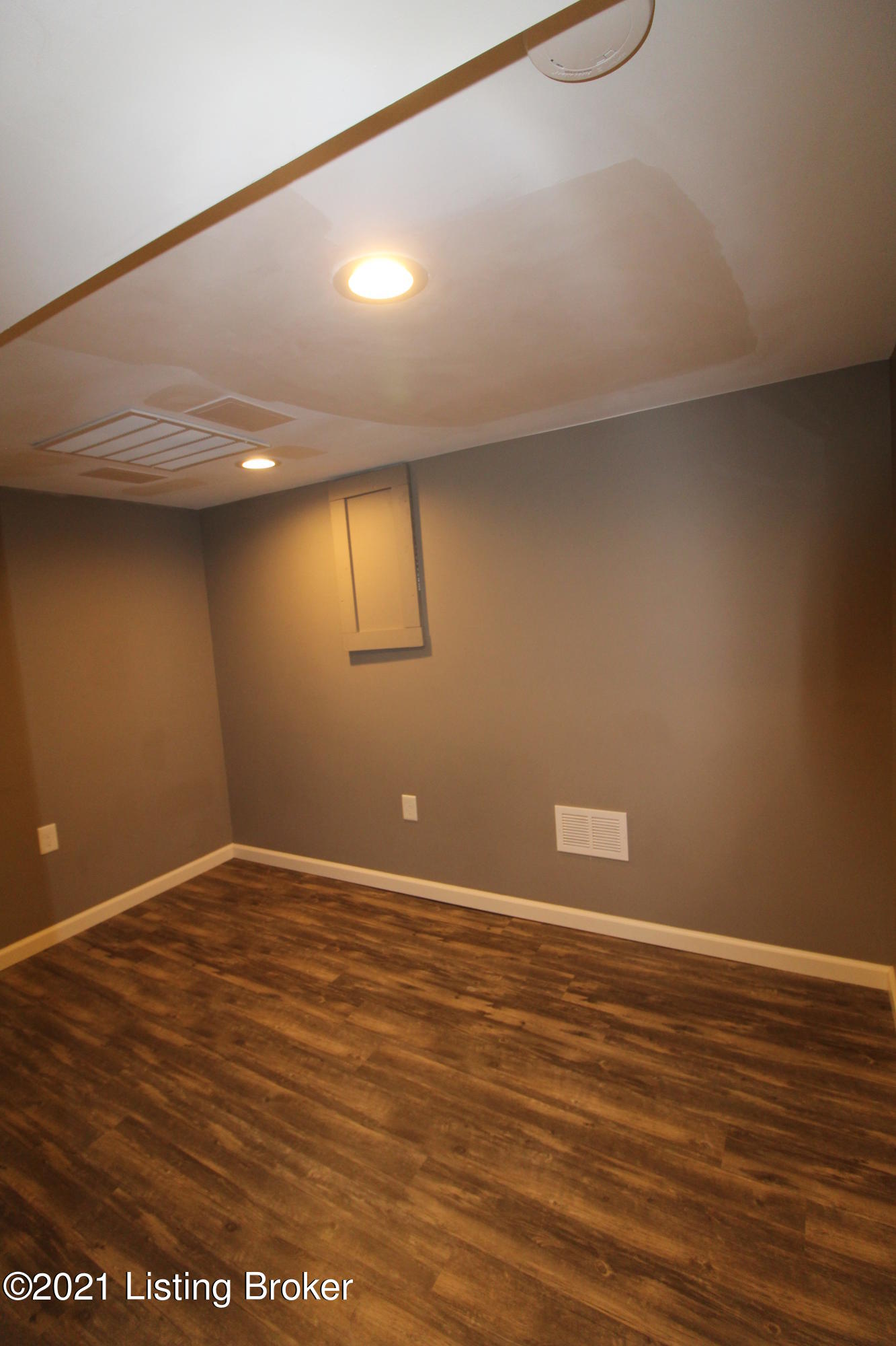 394 Stringer Lane Mount Washington, KY 40047 - Photo 36 of 59 035