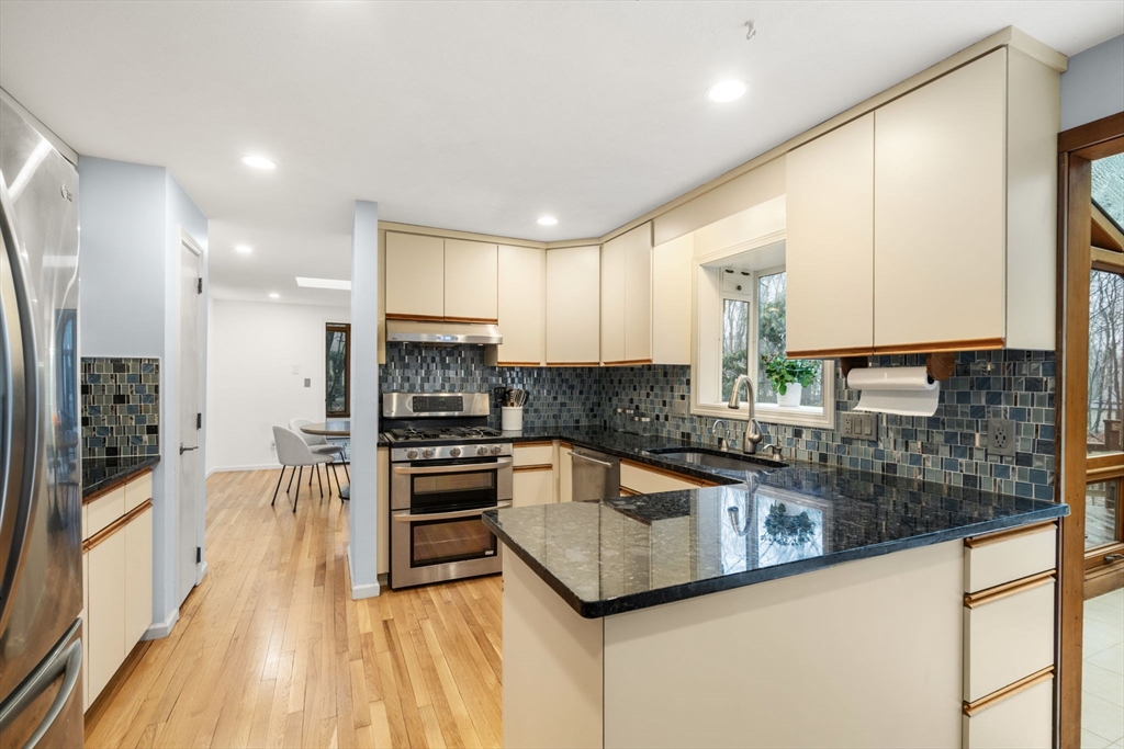 37 Castle Drive Sharon, MA 02067 - Photo 14 of 38