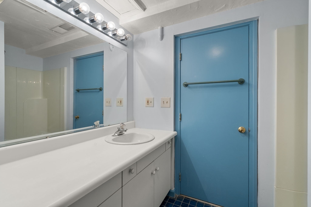 37 Castle Drive Sharon, MA 02067 - Photo 33 of 38