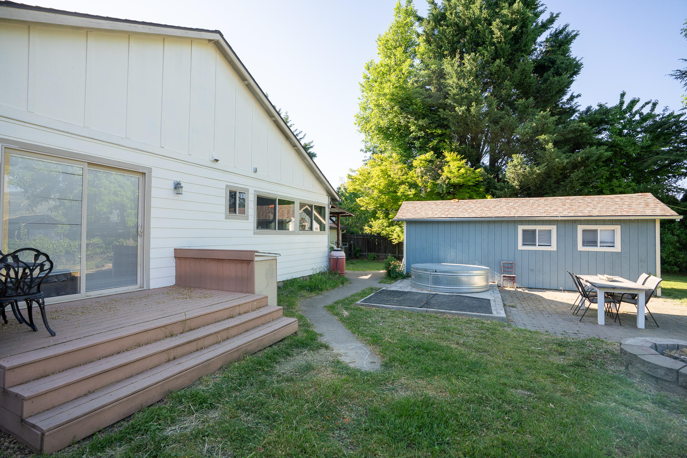 4189 Colver Road Phoenix, OR 97535 - Photo 28 of 37 028
