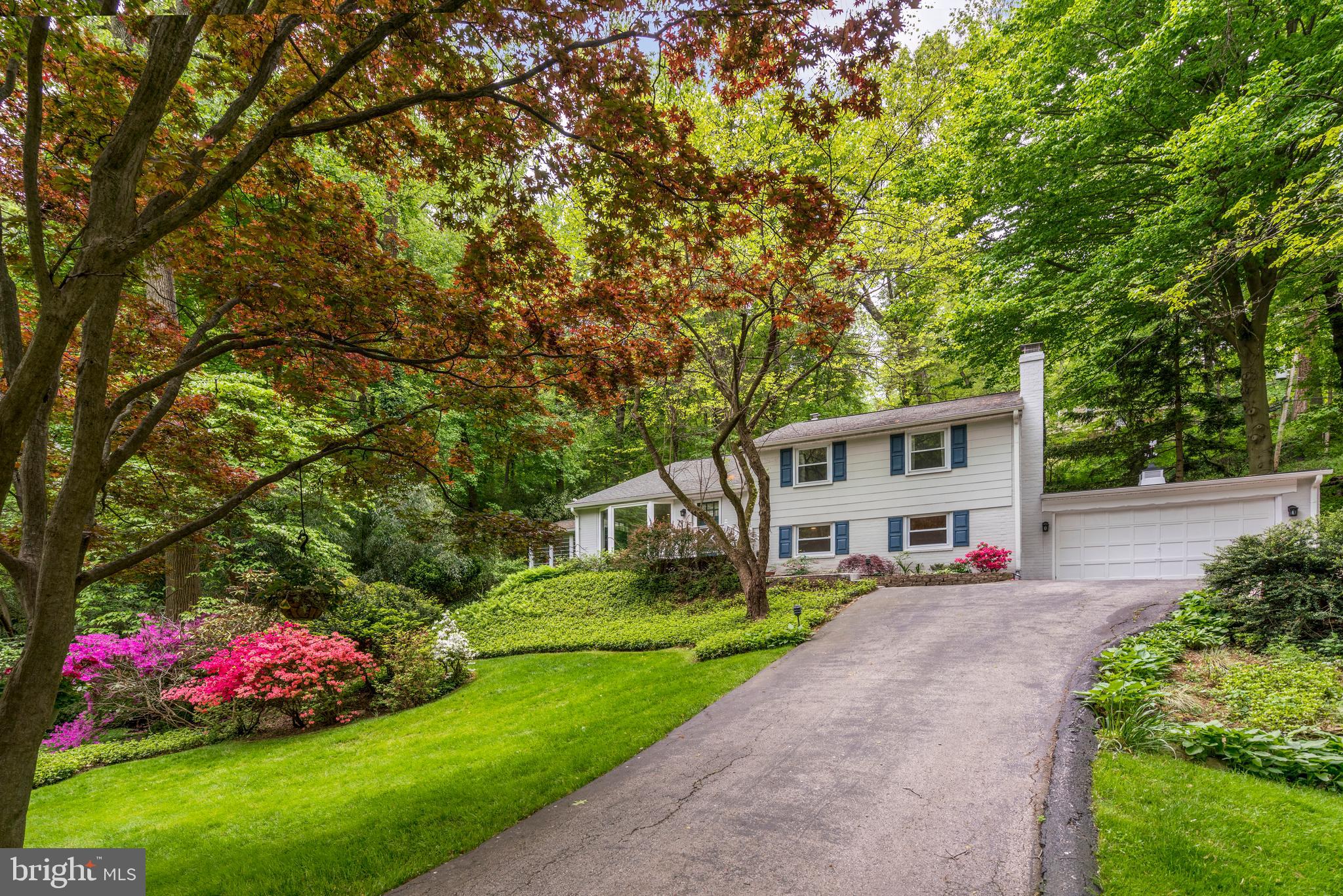 585 Brookwood Road Wayne, PA 19087 - Photo 1 of 20 Exterior Front