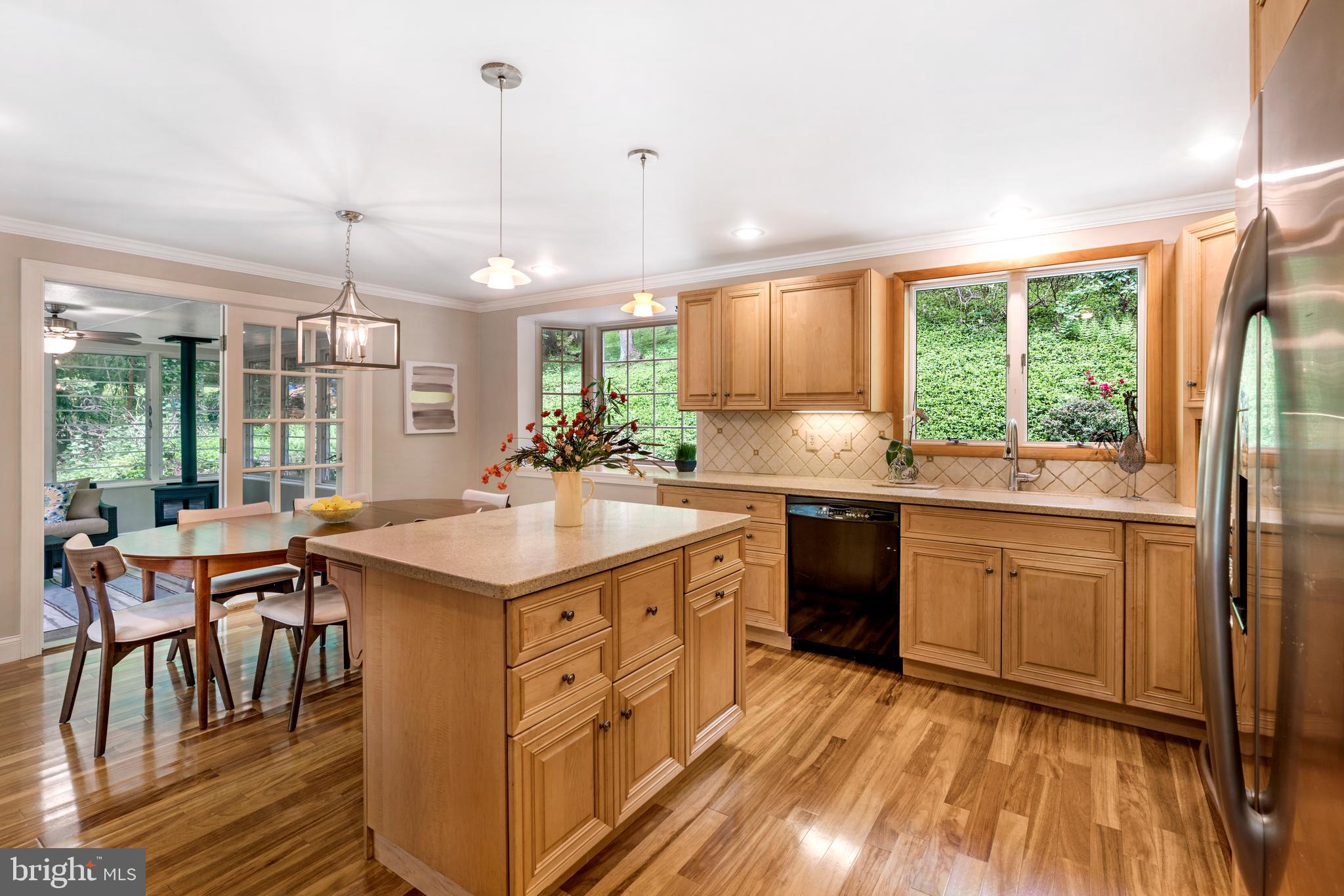 585 Brookwood Road Wayne, PA 19087 - Photo 6 of 20 Kitchen