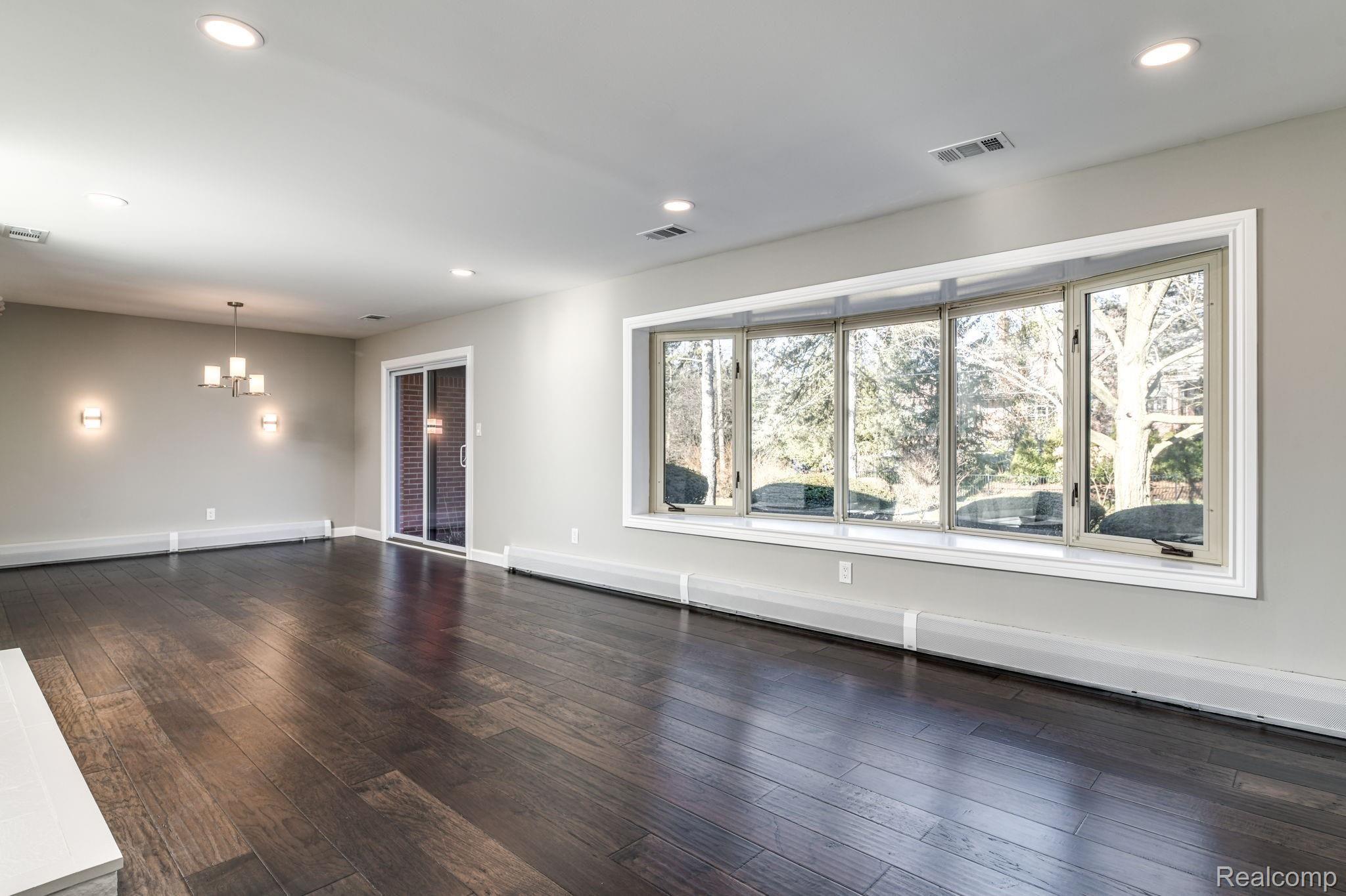 871 Helston Road Bloomfield Hills, MI 48304 - Photo 17 of 33 16-web-or-mls-871 Helston Road, Bloomfield Township-14.jpg