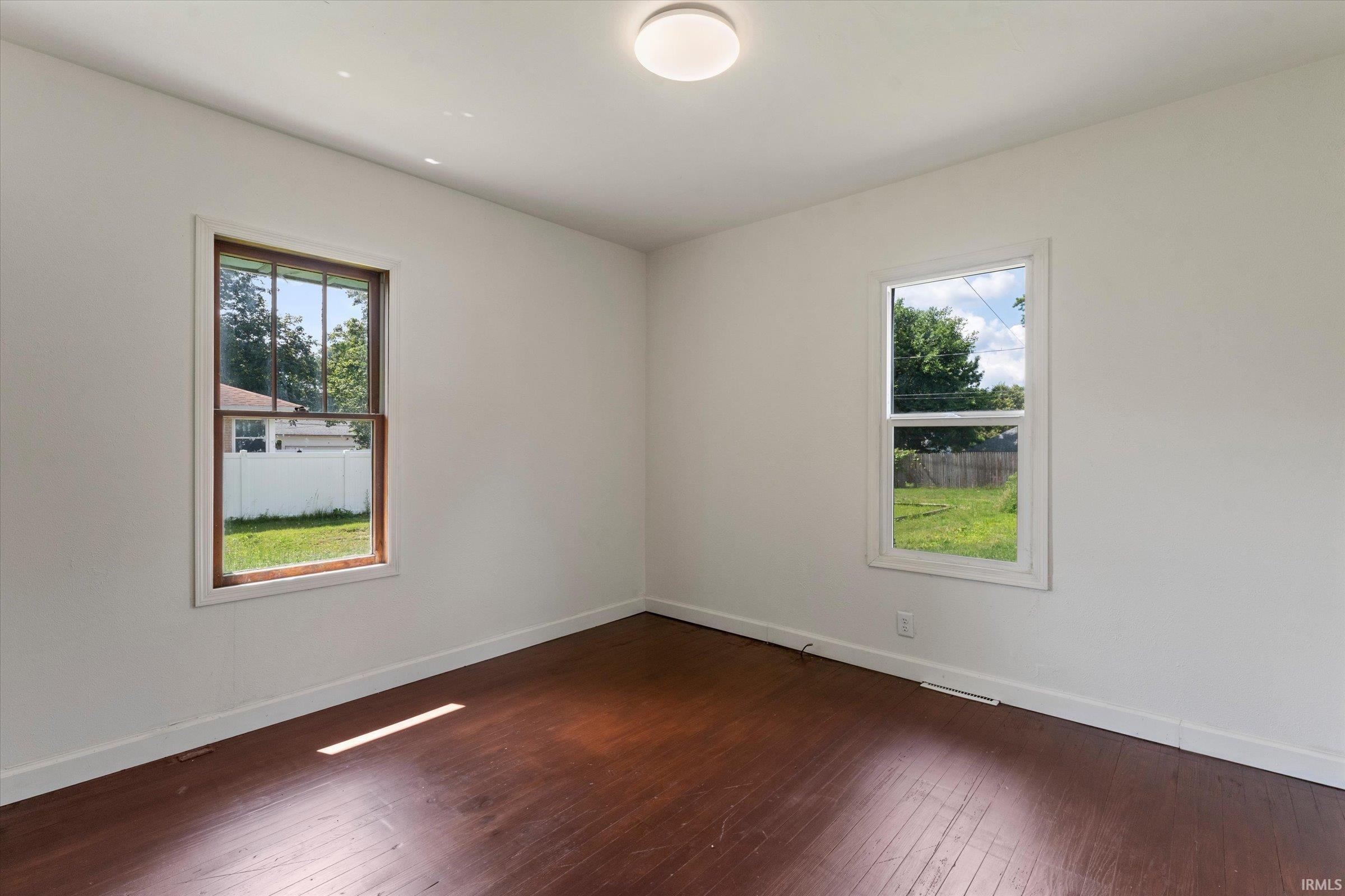 809 East Victoria Street South Bend, IN 46614 - Photo 20 of 45