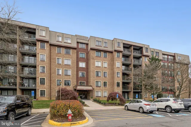 $1,900 | 2817 Jermantown Road, Unit 108, Oakton, VA 22124