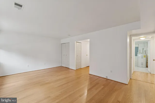 $1,900 | 2817 Jermantown Road, Unit 108, Oakton, VA 22124