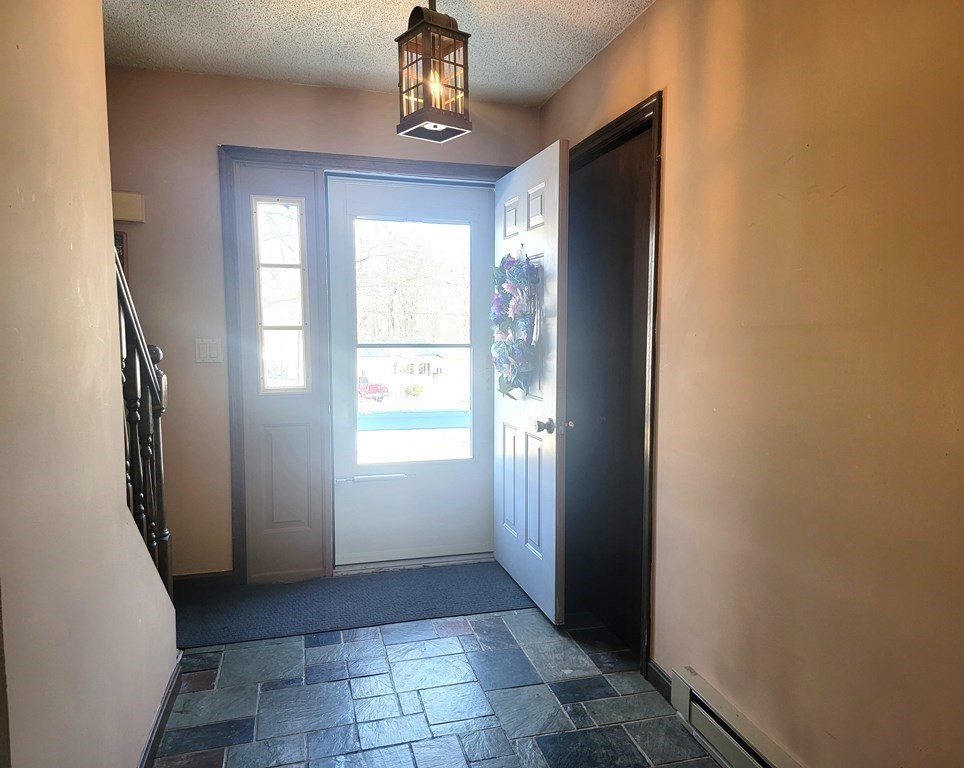 381 Rondeau Street Palmer, MA 01069 - Photo 3 of 20 Gallery Image 3